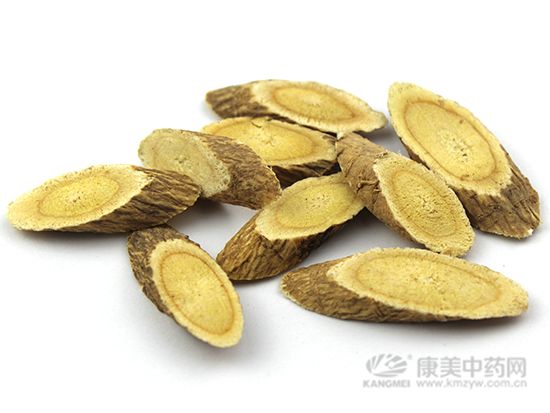 黃芪泡水飲，五必喝四不喝